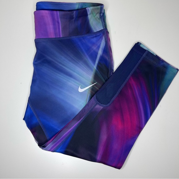 Nike Pants - Women's Nike Dri-Fit Epic Running Athletic Leggings (Capri-Length) Size LARGE